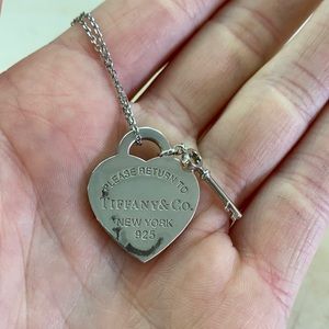 Tiffany heart locket pendant necklace